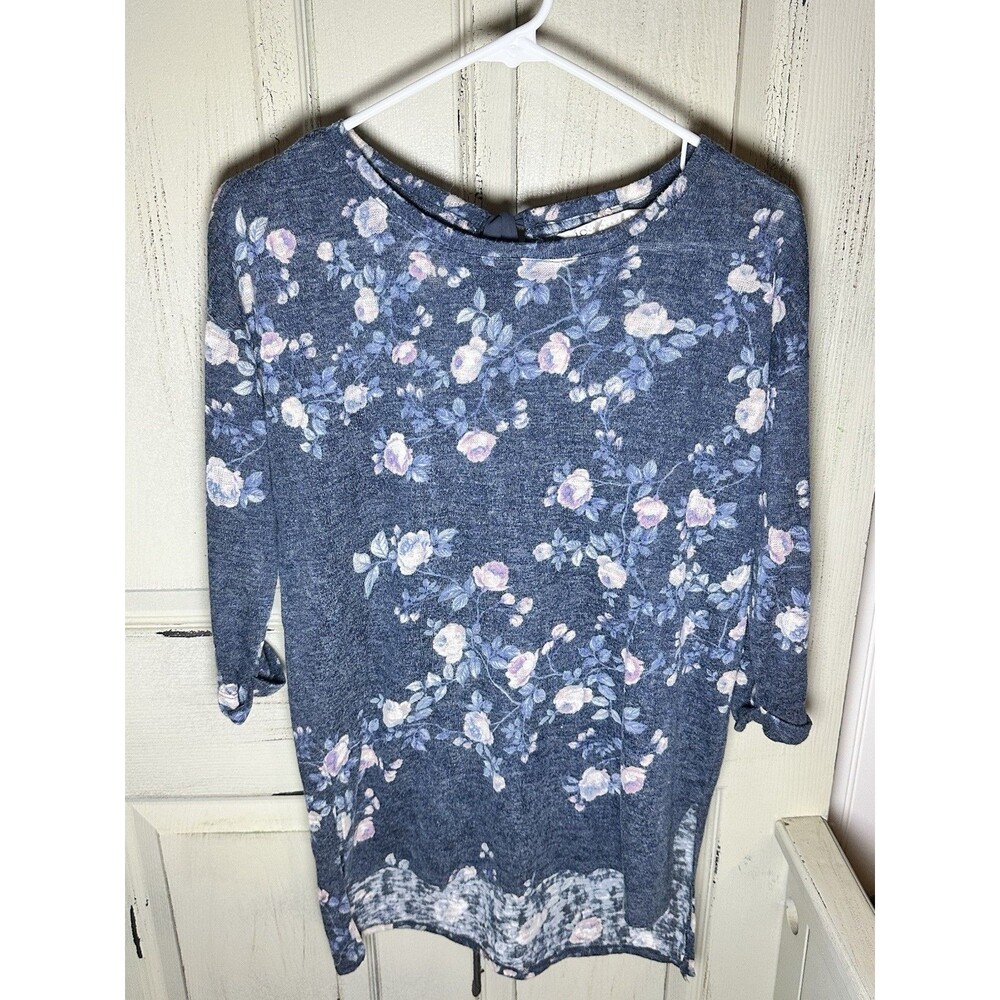 Lauren Conrad Shirt Size M Blue Floral Blouse 1/2 Sleeves Tie in Back Casual